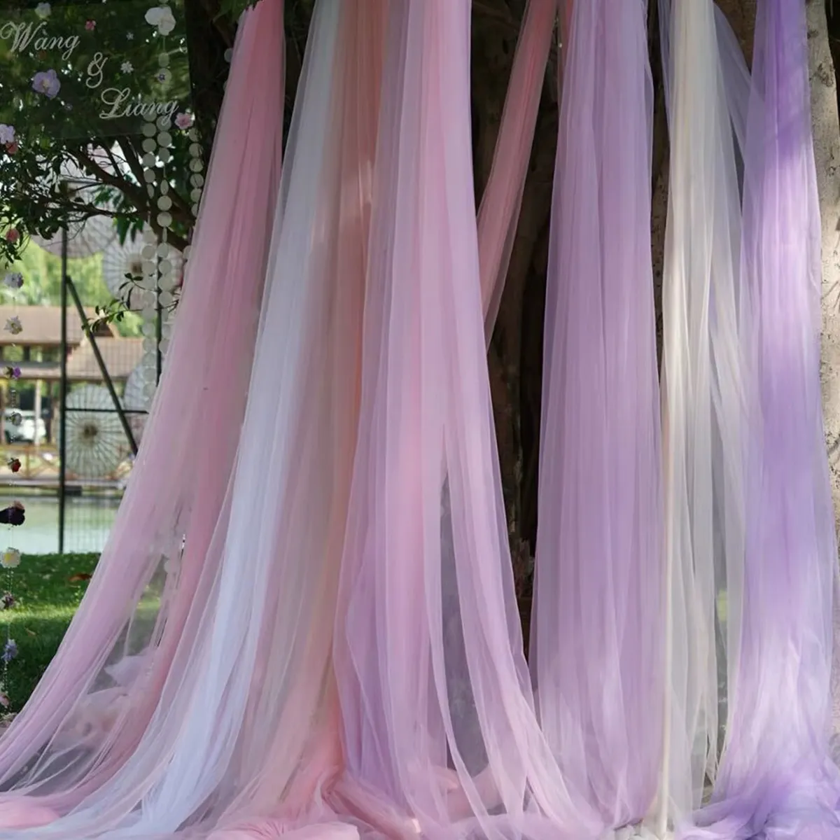 Tissu tulle décoratif pour box cadeaux